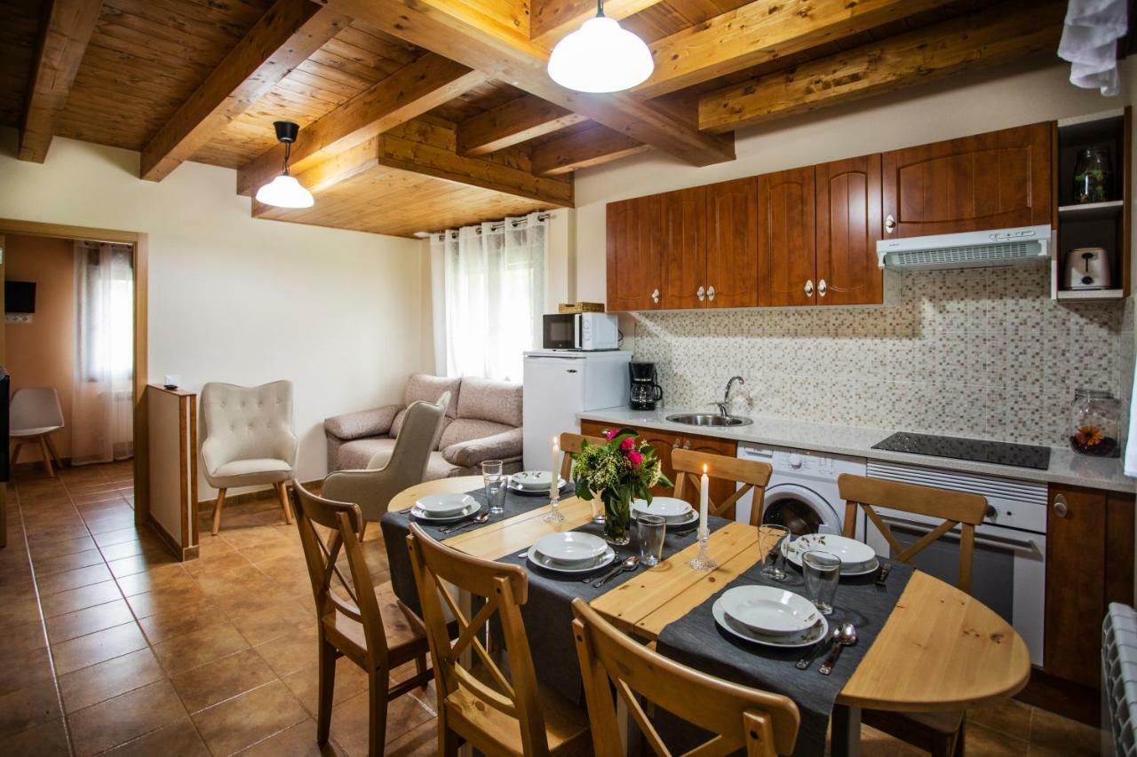 El Campo Mateo Apartamentos Onís Eksteriør billede