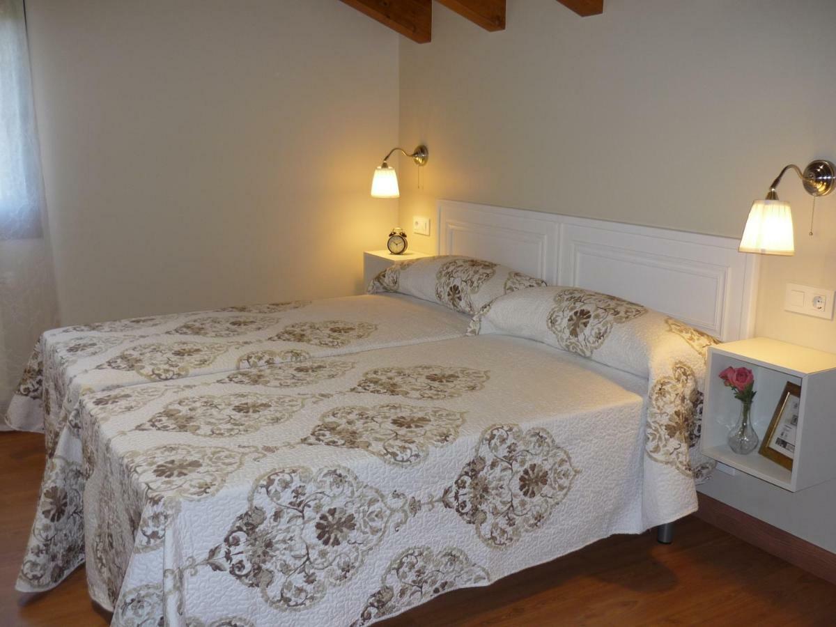 El Campo Mateo Apartamentos Onís Eksteriør billede