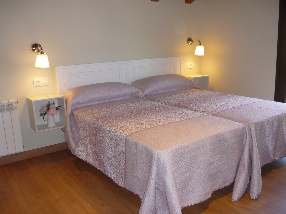 El Campo Mateo Apartamentos Onís Eksteriør billede